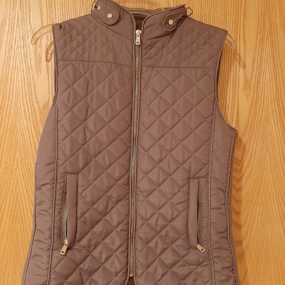 Celeste Quilted Vest Size Med - Picture 2 of 9